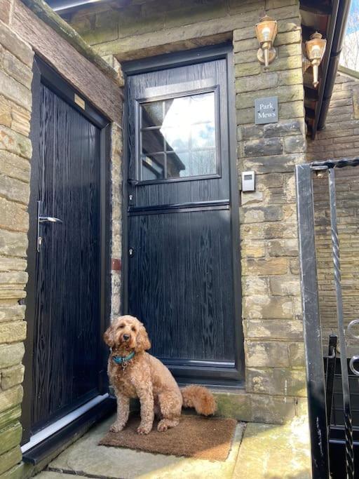 Unique Victorian Stable Conversion ฮาลิแฟกซ์ ภายนอก รูปภาพ